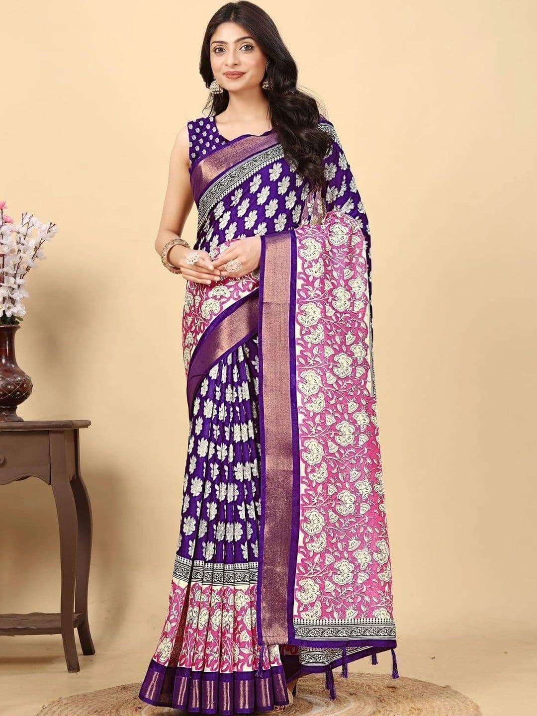 SSHAGUN LIFESTYLE Floral Zari Saree - view 1