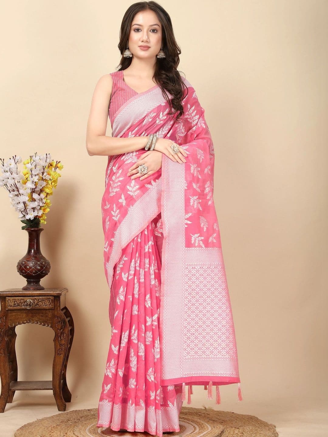 HOUSE OF VARNATANTU Woven Design Zari Art Silk Heavy Work Banarasi Saree - view 1