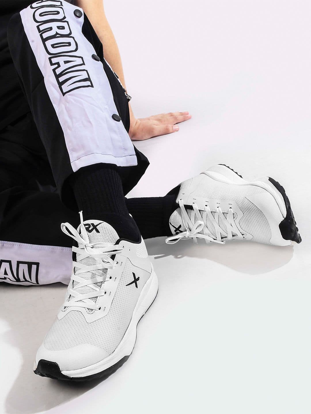 HRX by Hrithik Roshan Men Textured Running Shoes - view 1