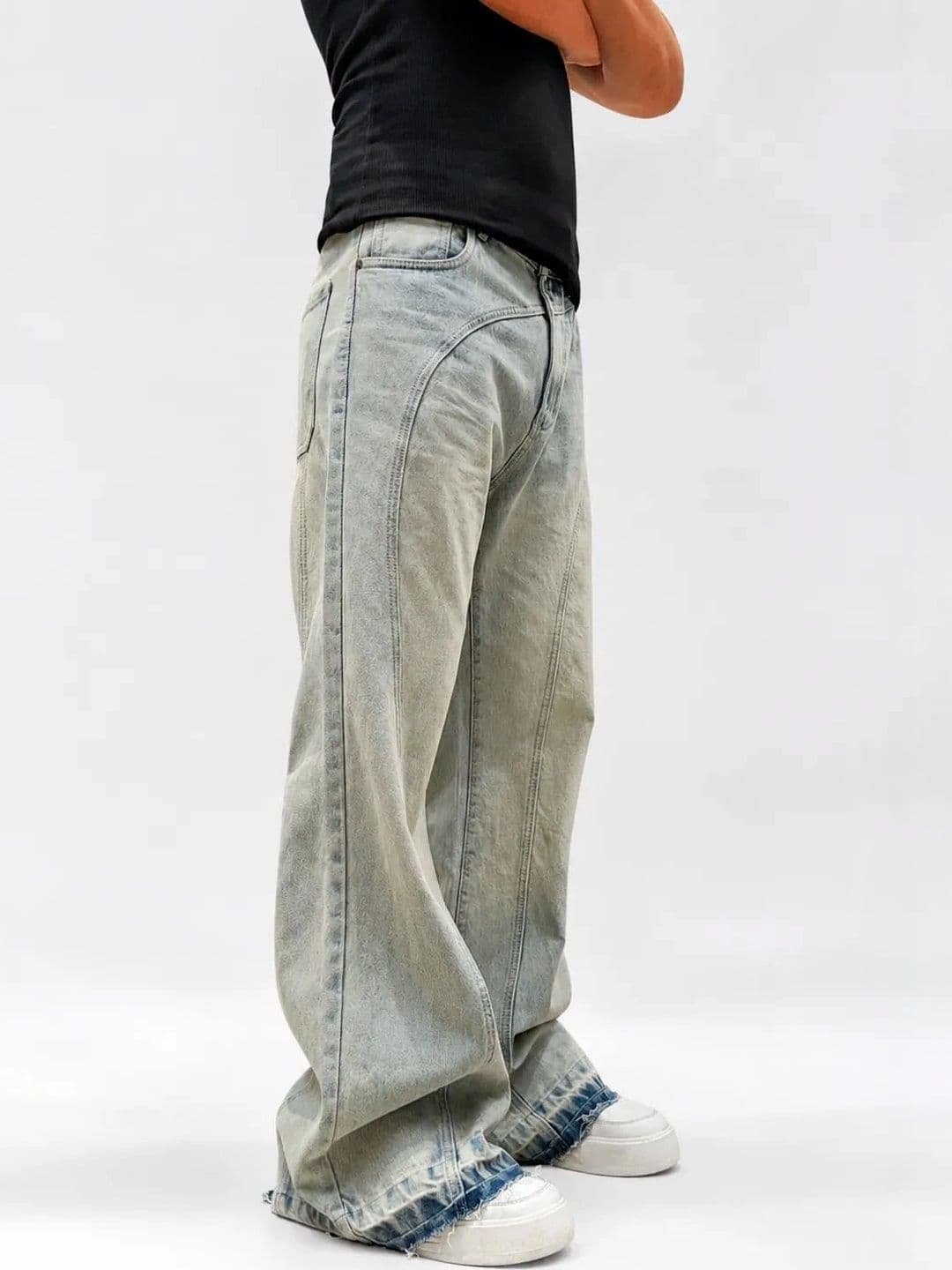 Off Duty India Men Straight Fit Mid-Rise Low Distress Jeans - view 1