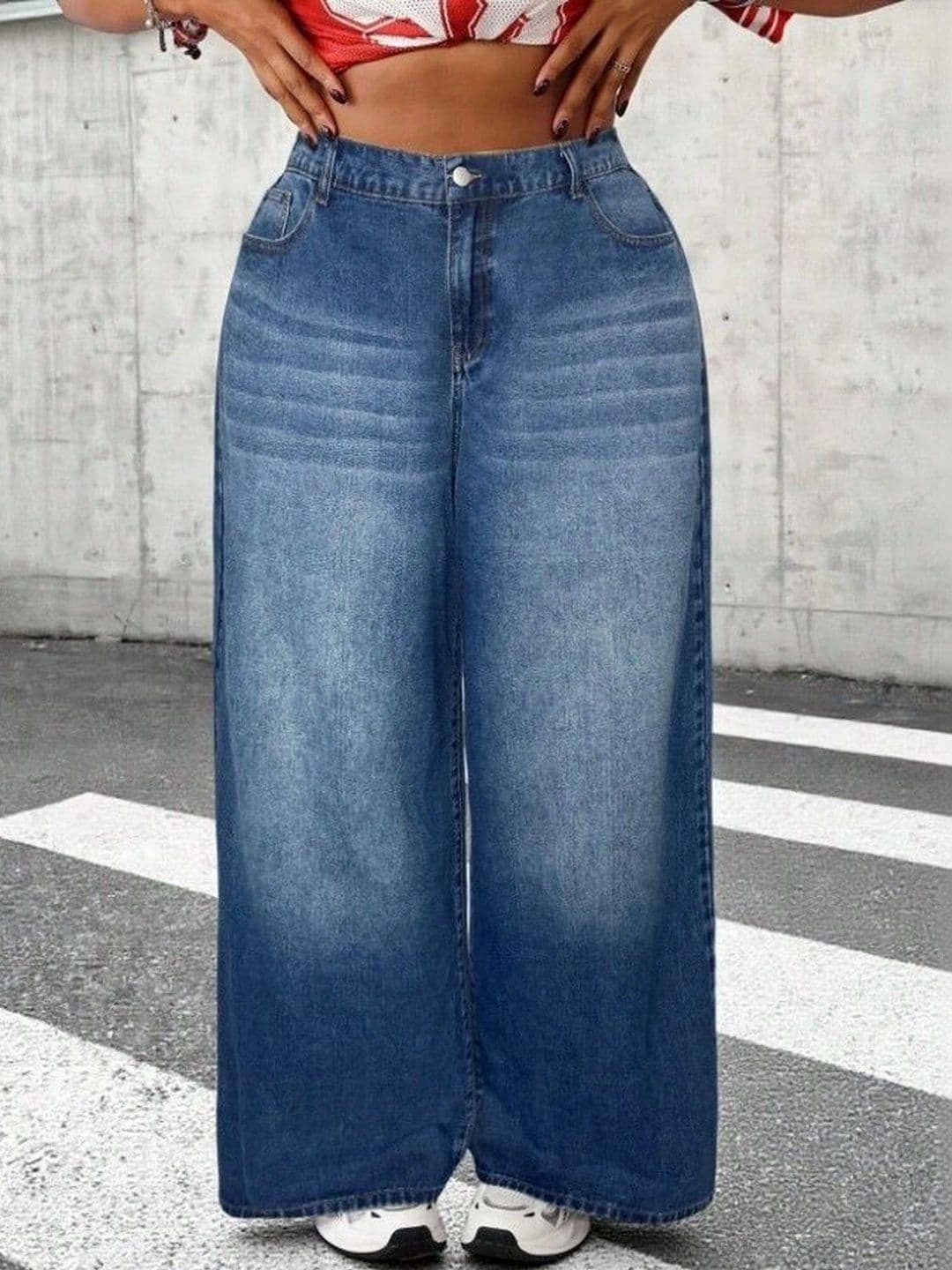 Mast & Harbour Women High-Rise Light Fade Jeans - view 1