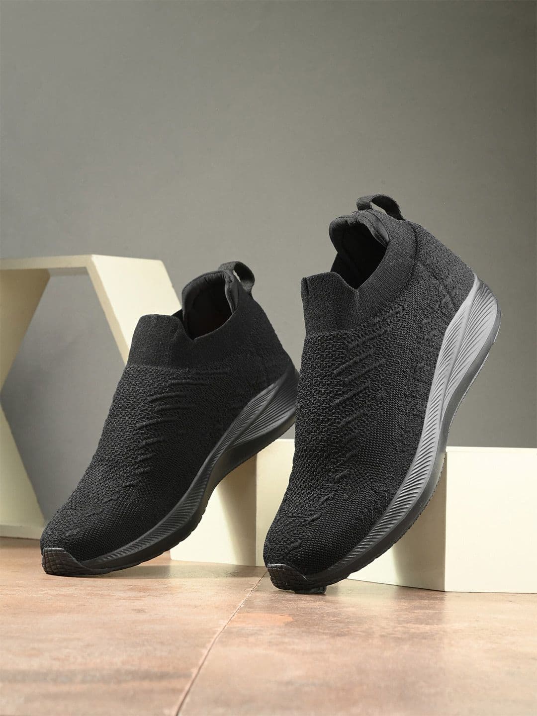 HRX by Hrithik Roshan Men Comfortable Walking Shoes - view 1
