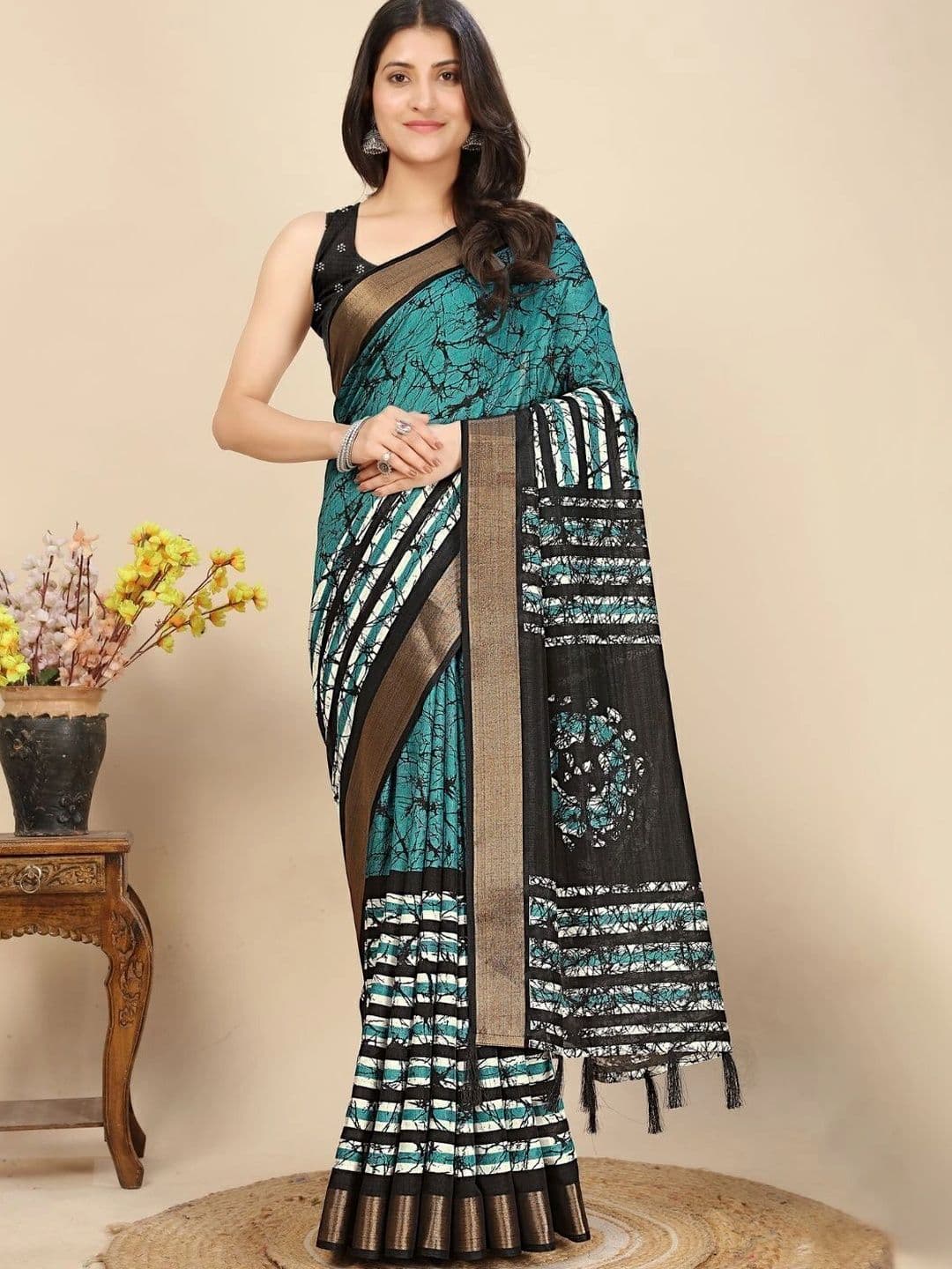 HOUSE OF VARNATANTU Art Silk Saree - view 1