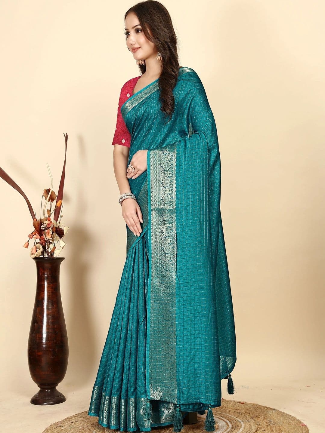 HOUSE OF VARNATANTU Checked Zari Silk Blend Saree - view 1