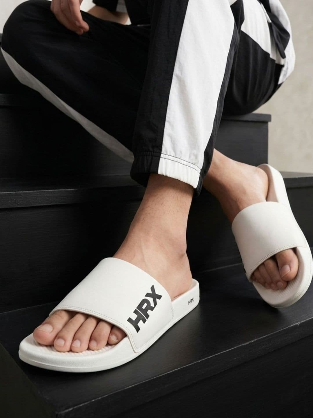 HRX by Hrithik Roshan Unisex Printed Sliders - view 1