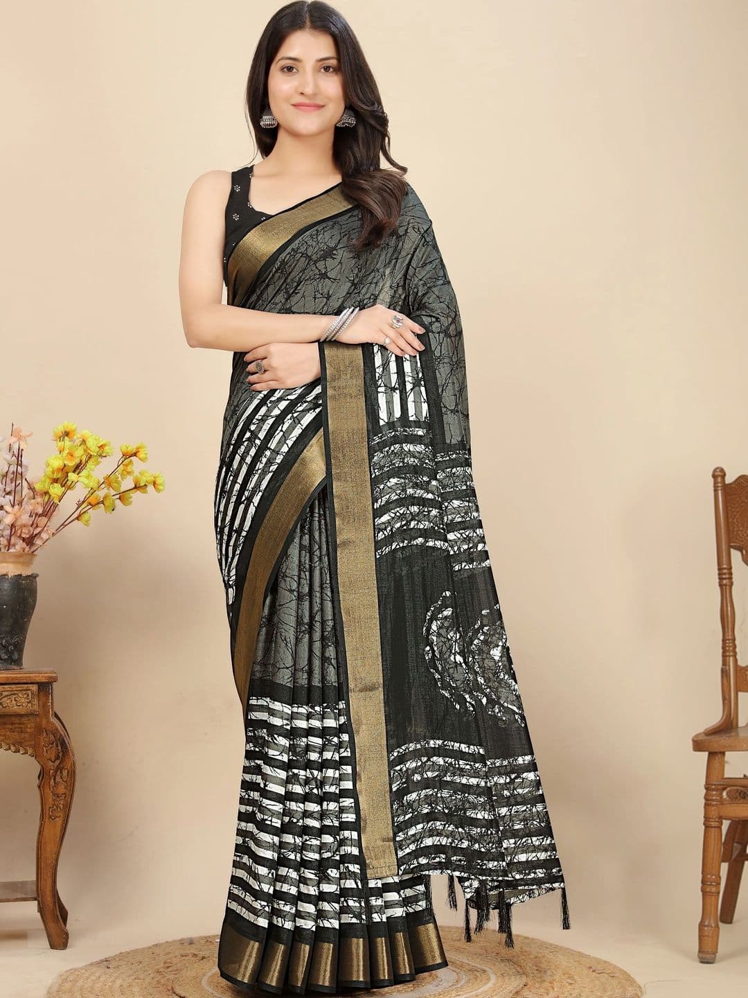 HOUSE OF VARNATANTU Batik Heavy Work Saree - view 1
