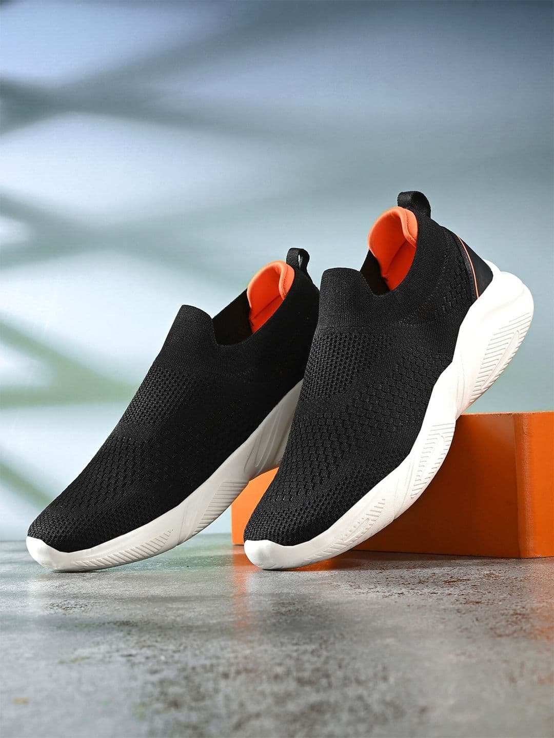 HRX by Hrithik Roshan Men Black & White PU Foam Bounce Back Walking Shoes - view 1