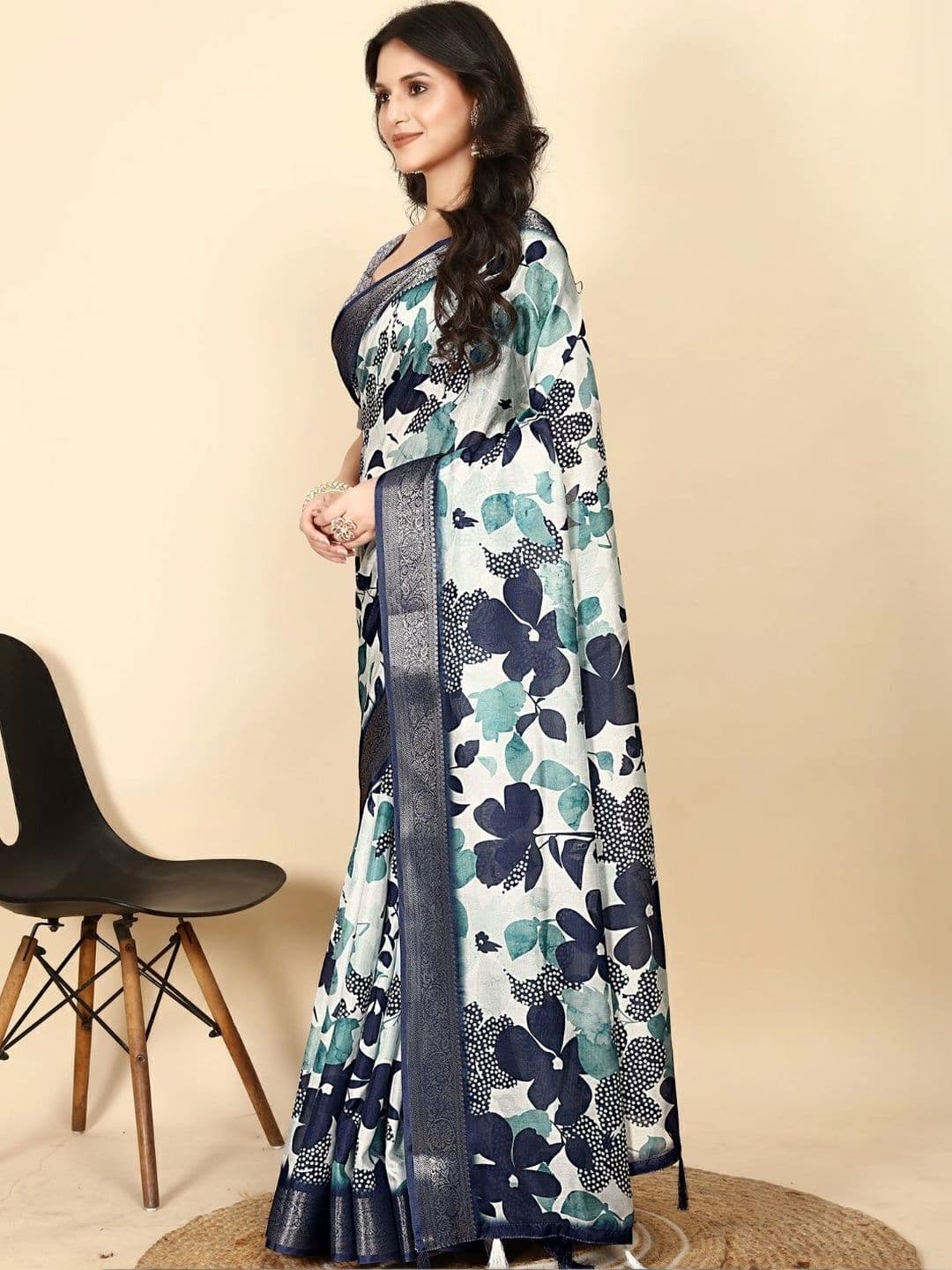 HOUSE OF VARNATANTU Floral Art Silk Saree - view 1
