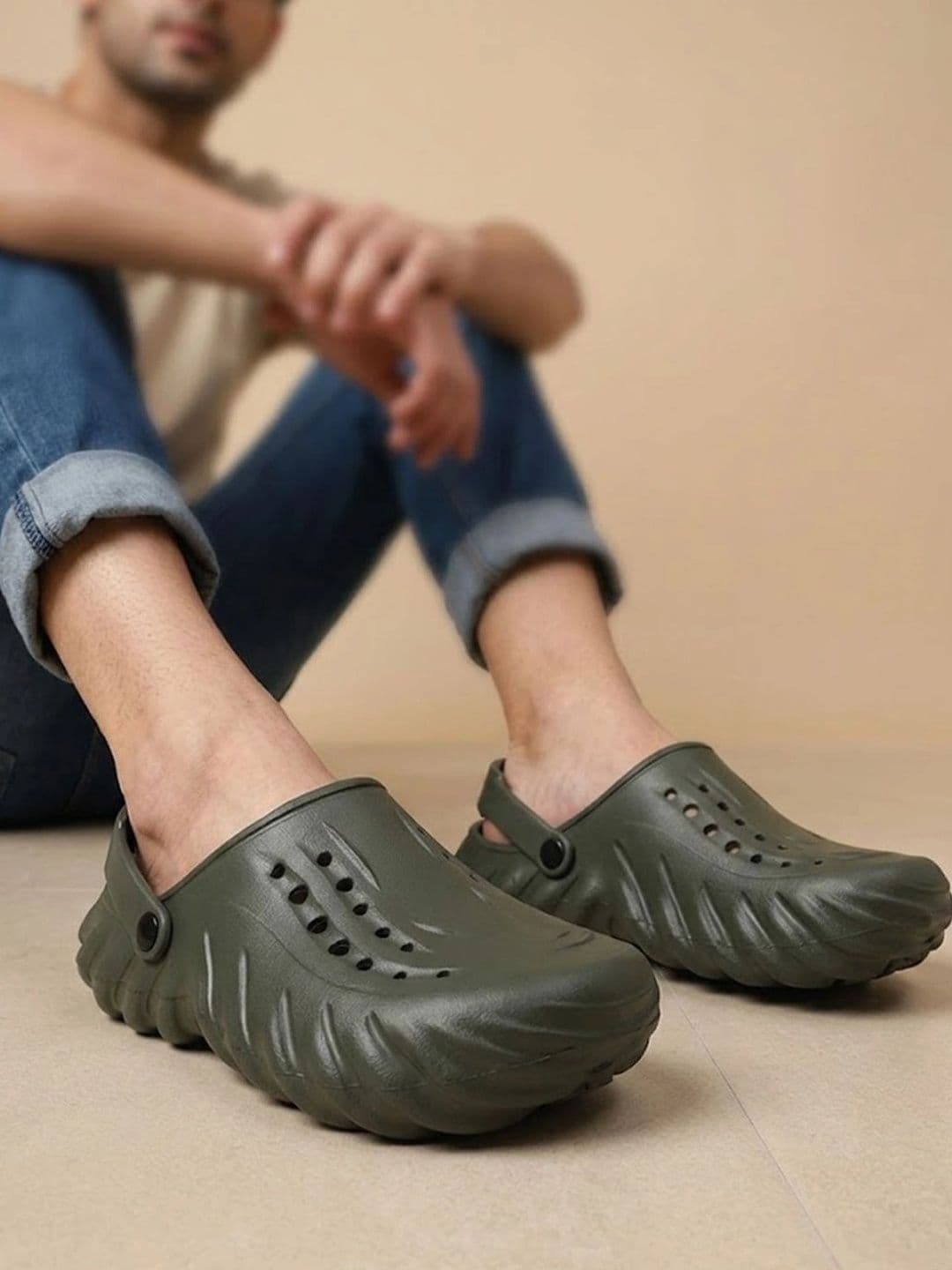 HRX by Hrithik Roshan Men Clogs Sandals - view 1