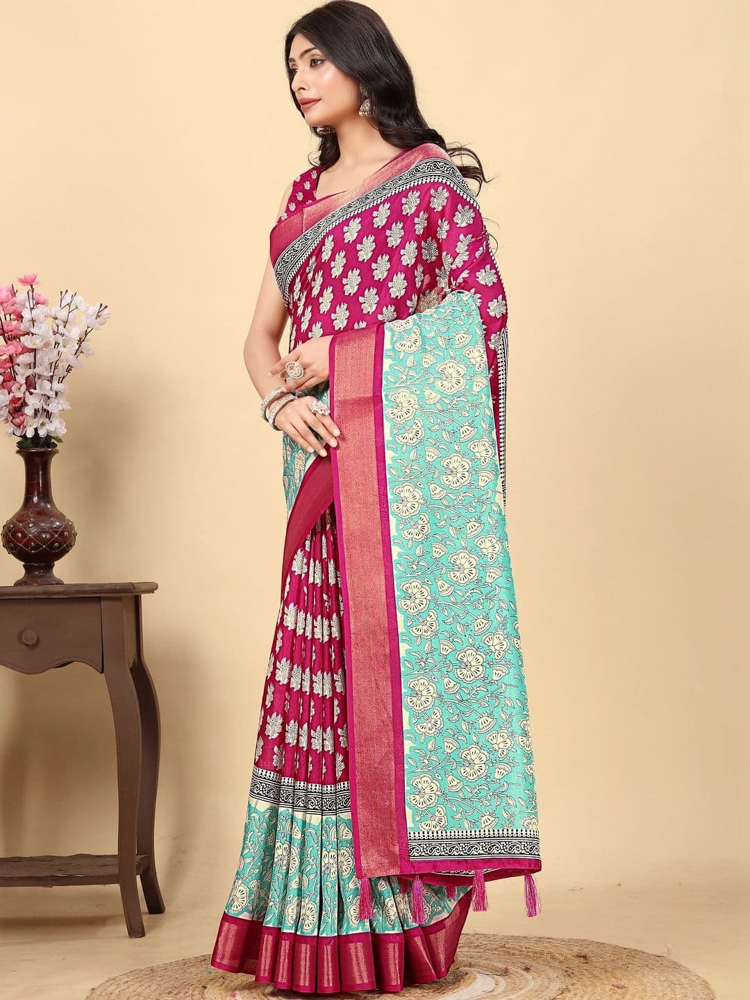 SSHAGUN LIFESTYLE Floral Bandhani Saree - view 1