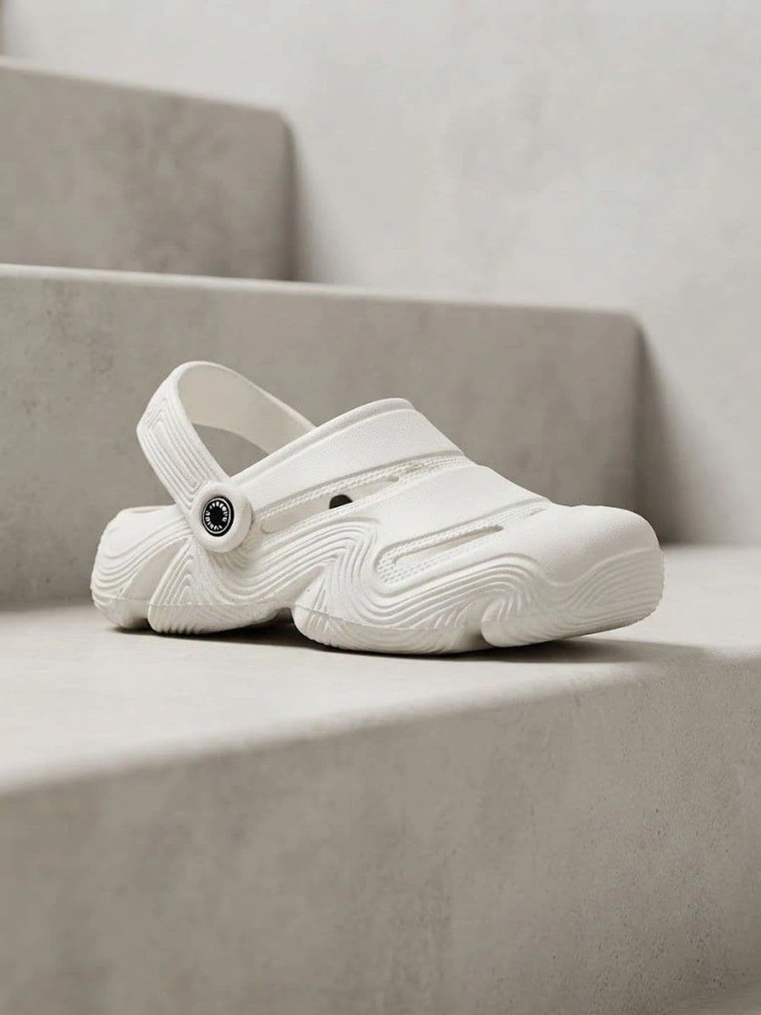 Roadster Men Clogs Sandals - view 1