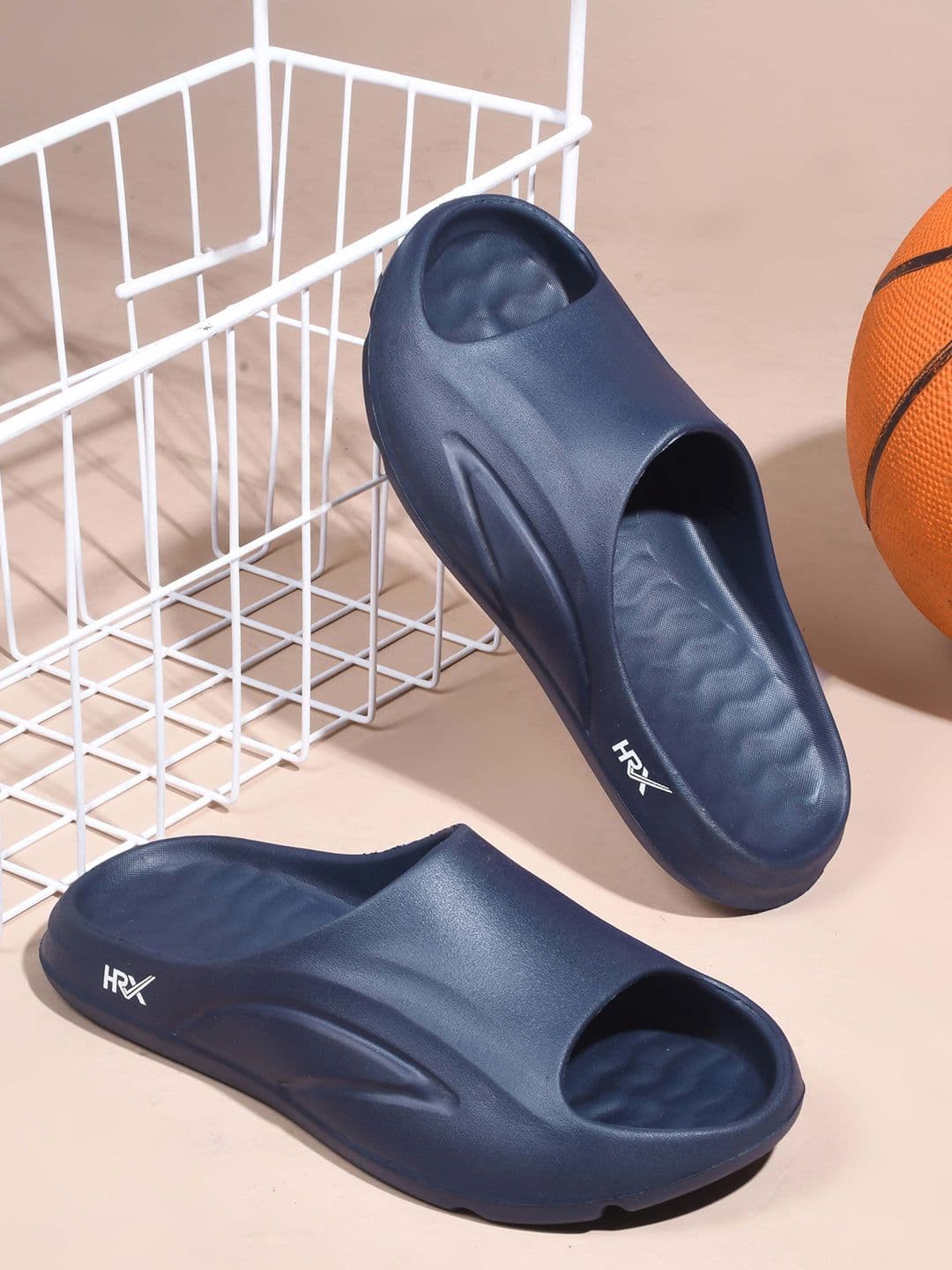 HRX by Hrithik Roshan Men Rubber Casual Clogs - view 1