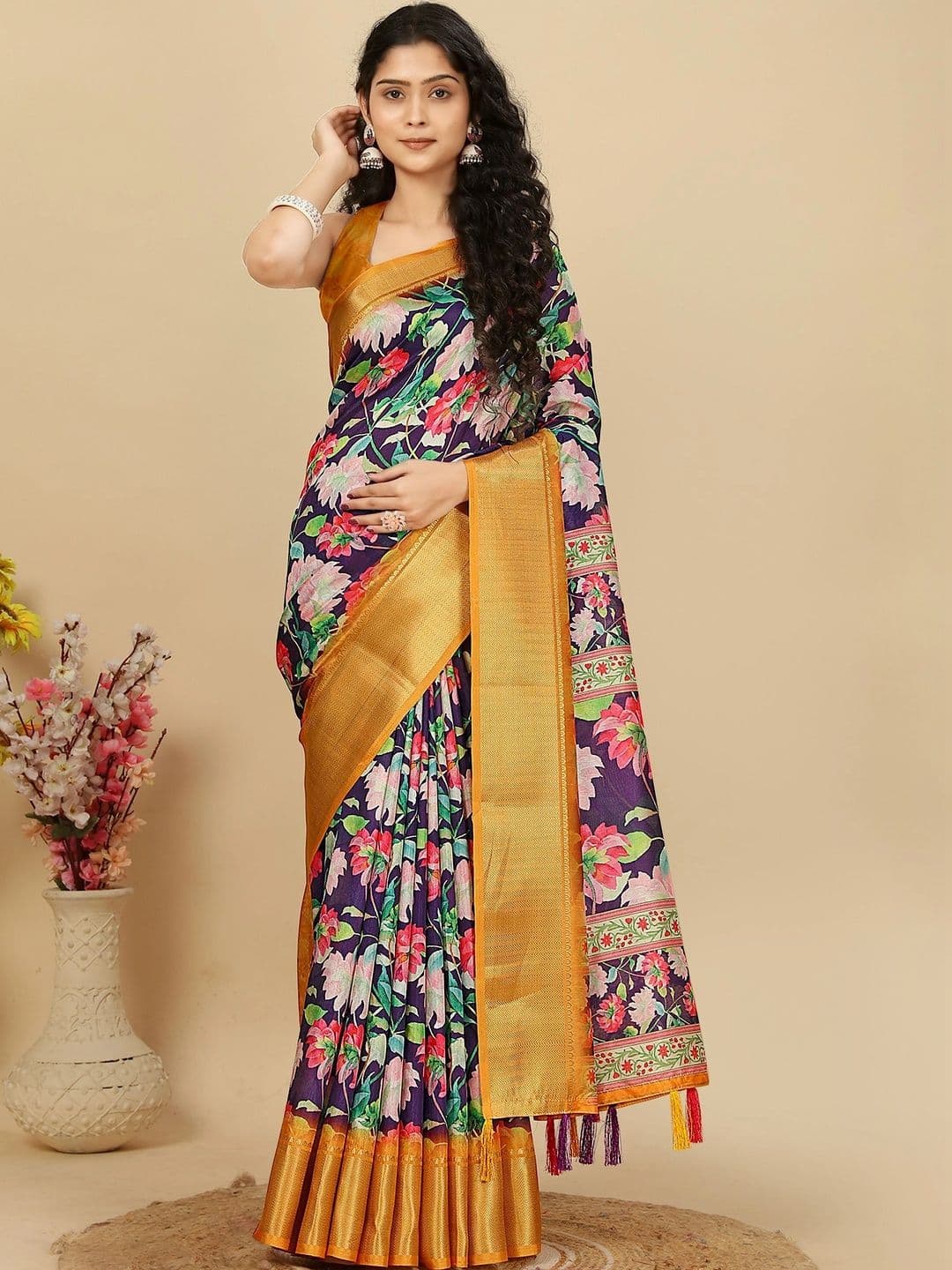 SSHAGUN LIFESTYLE Floral Silk Cotton Saree - view 1
