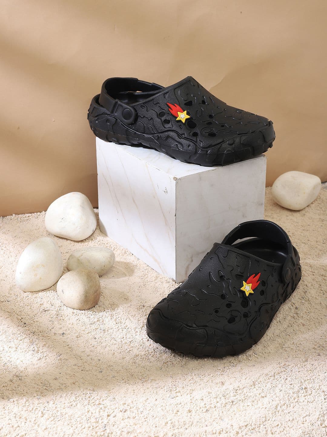 HRX by Hrithik Roshan Men Self Design Croslite Clogs - view 1