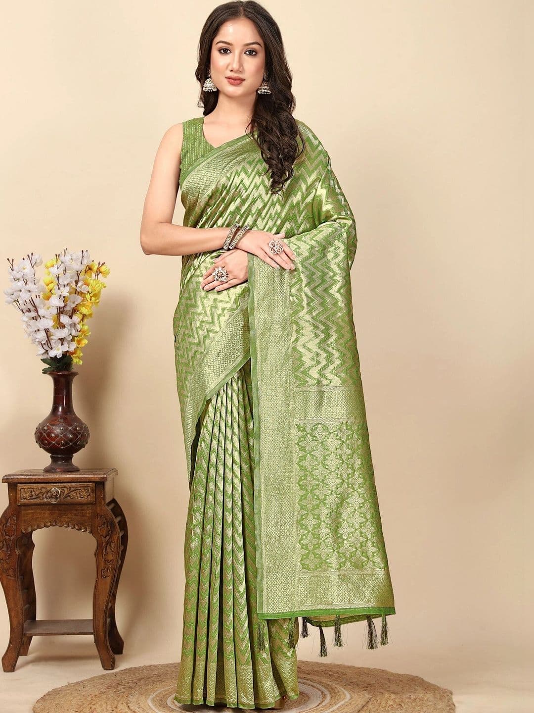 SSHAGUN LIFESTYLE Woven Design Silk Cotton Banarasi Saree - view 1