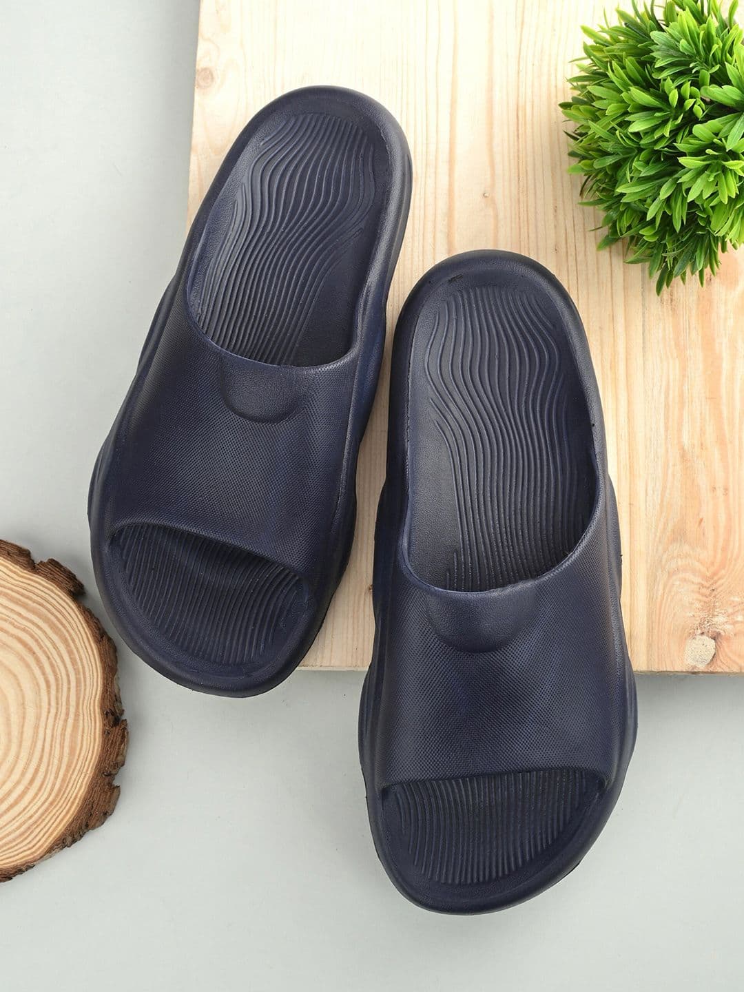 HRX by Hrithik Roshan Men Rubber Sliders - view 1