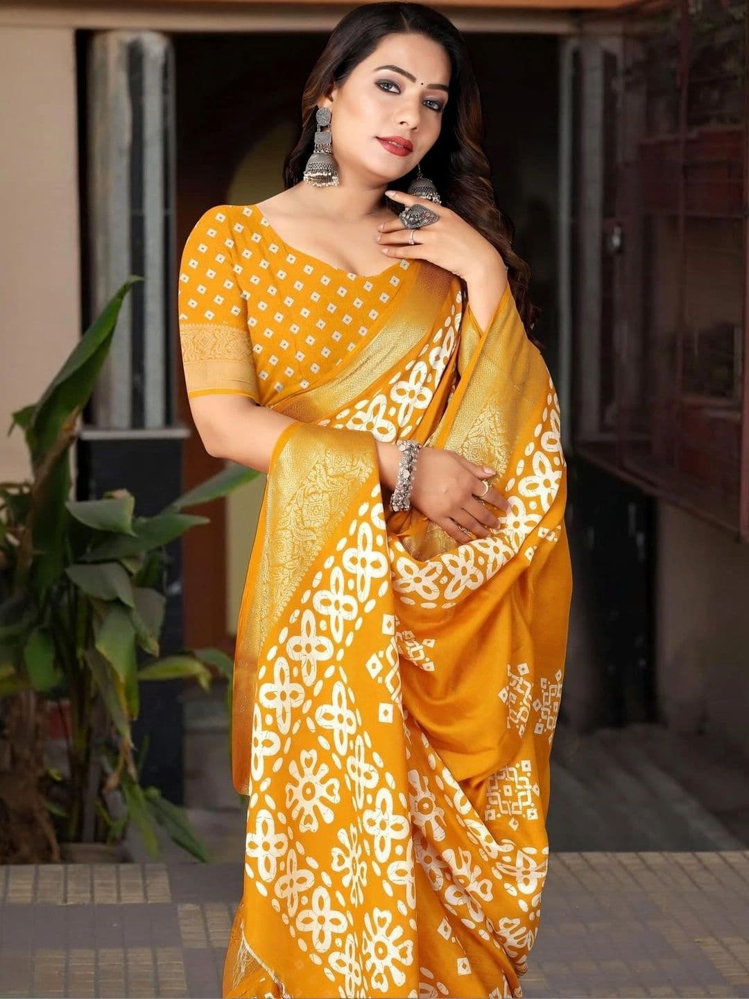 HOUSE OF VARNATANTU Batik Silk Cotton Saree - view 1