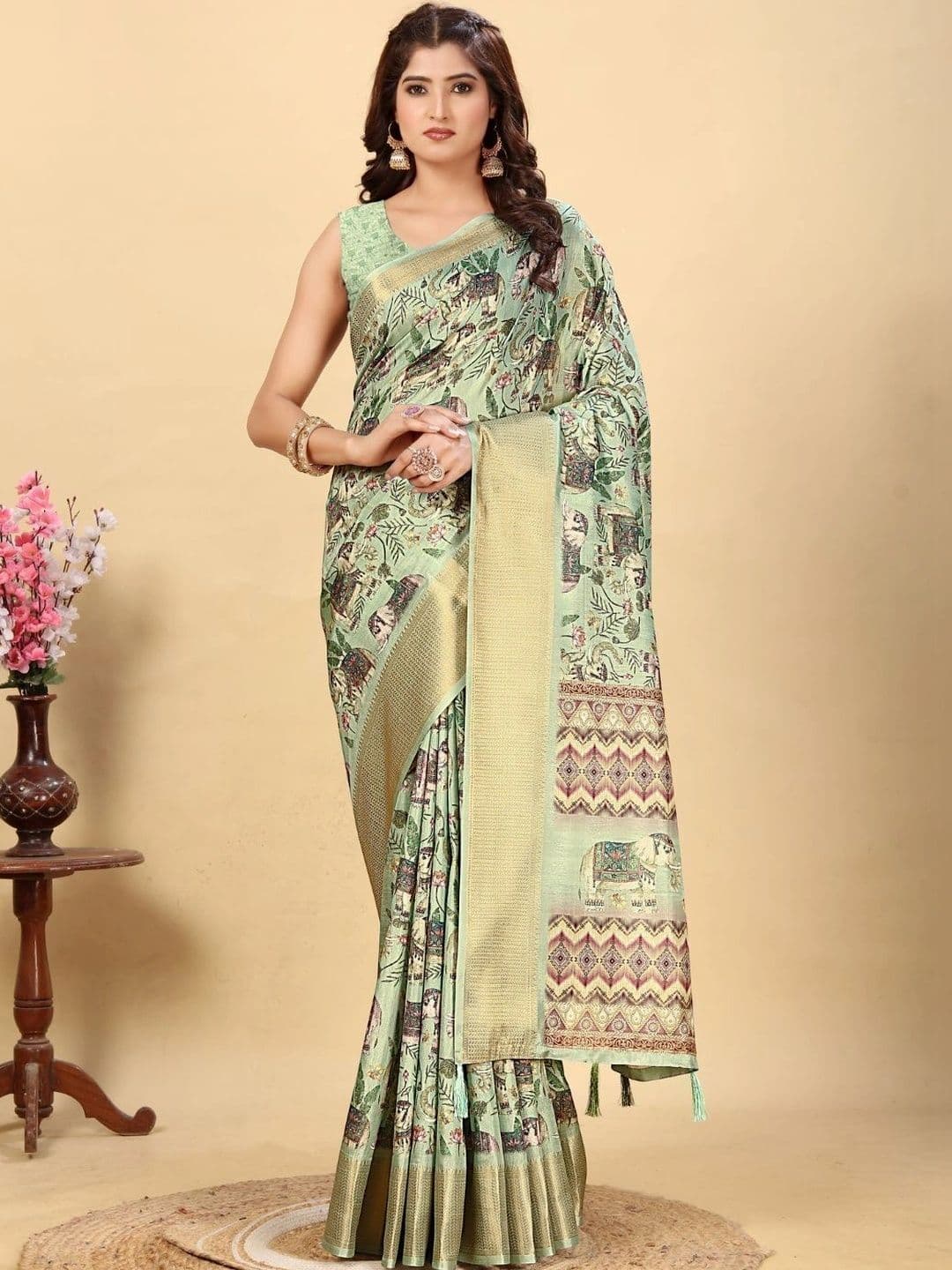 SSHAGUN LIFESTYLE Floral Zari Banarasi Saree - view 1