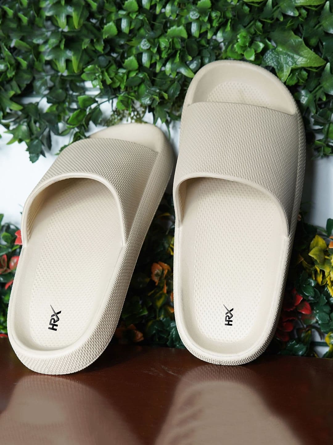 HRX by Hrithik Roshan Self Design Sliders - view 1