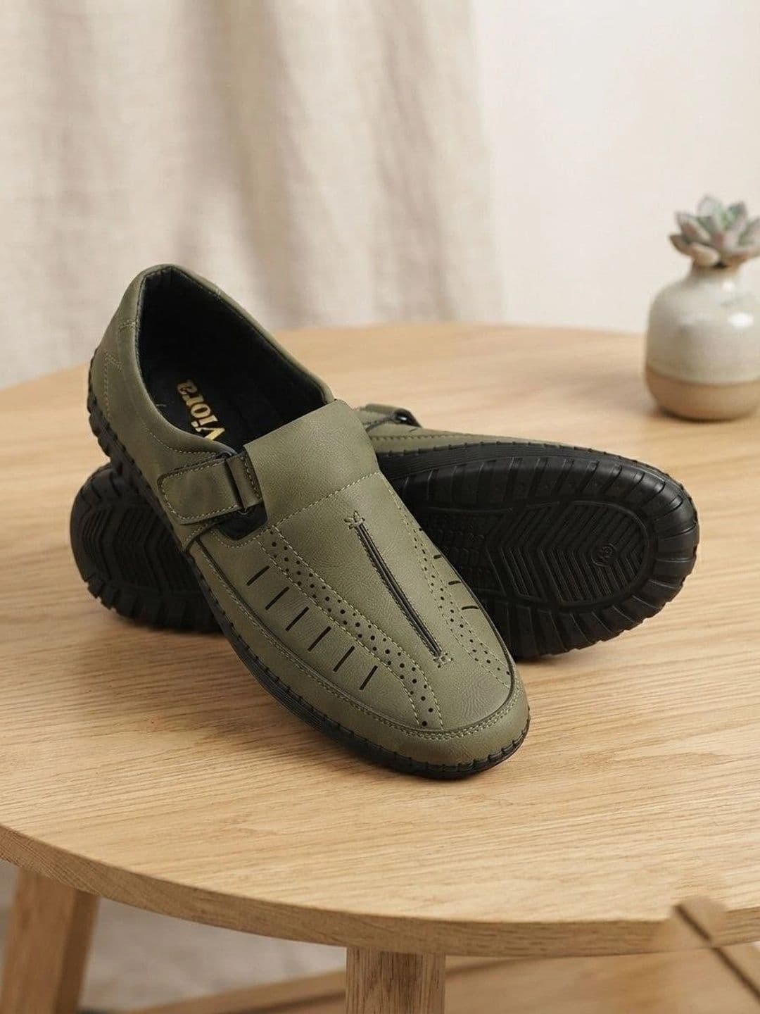 Viora Men Rubber Round Toe Casual Shoe-Style Sandal - view 1