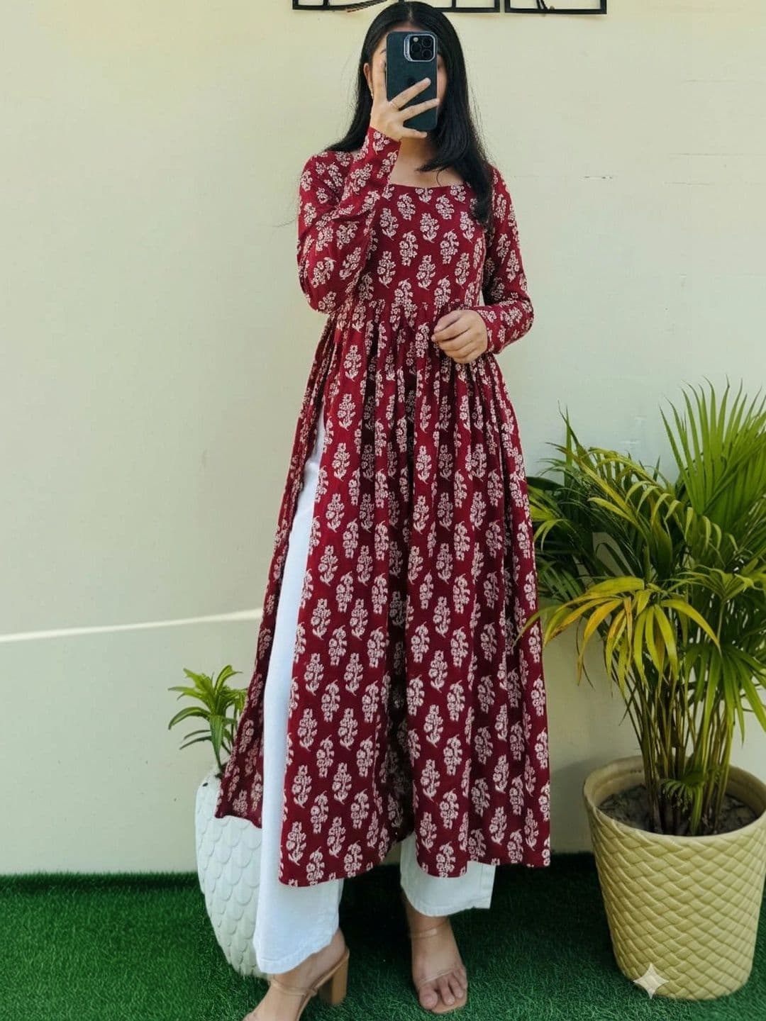 Intizer Floral Printed Square Neck Kurta - view 1