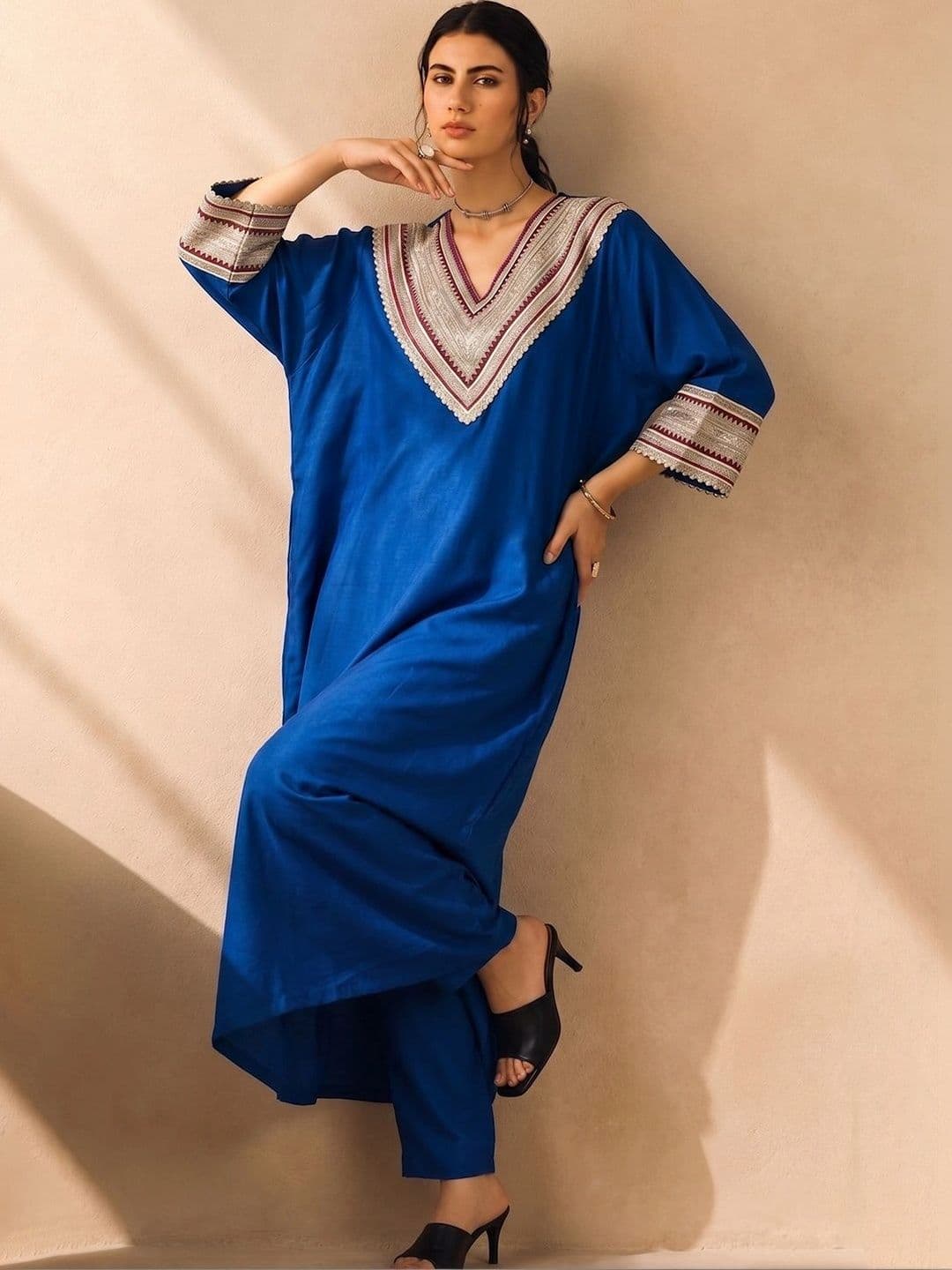 Varanga Women Regular Thread Work Kurta with Trousers - view 1