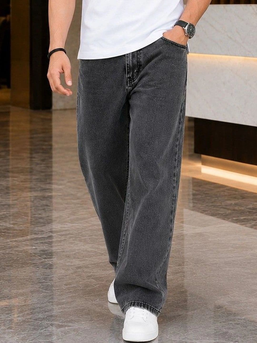 DENIMLOOK Men Relaxed Fit Mid-Rise Light Fade Stretchable Jeans - view 1