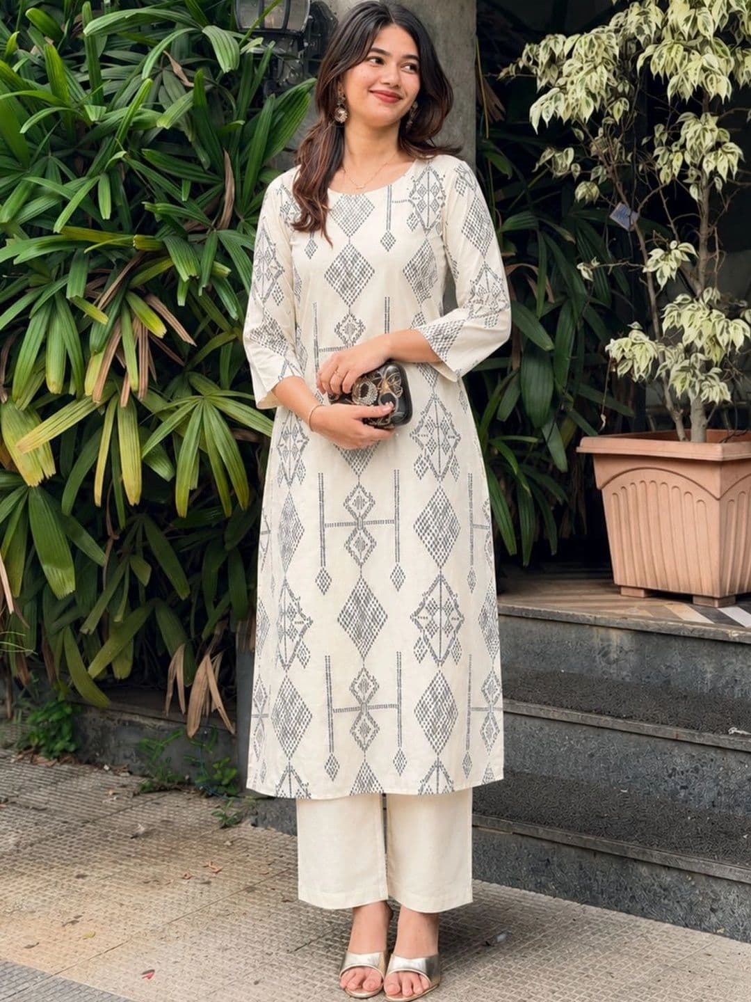 SZN Women Printed Regular Kurta with Palazzos - view 1