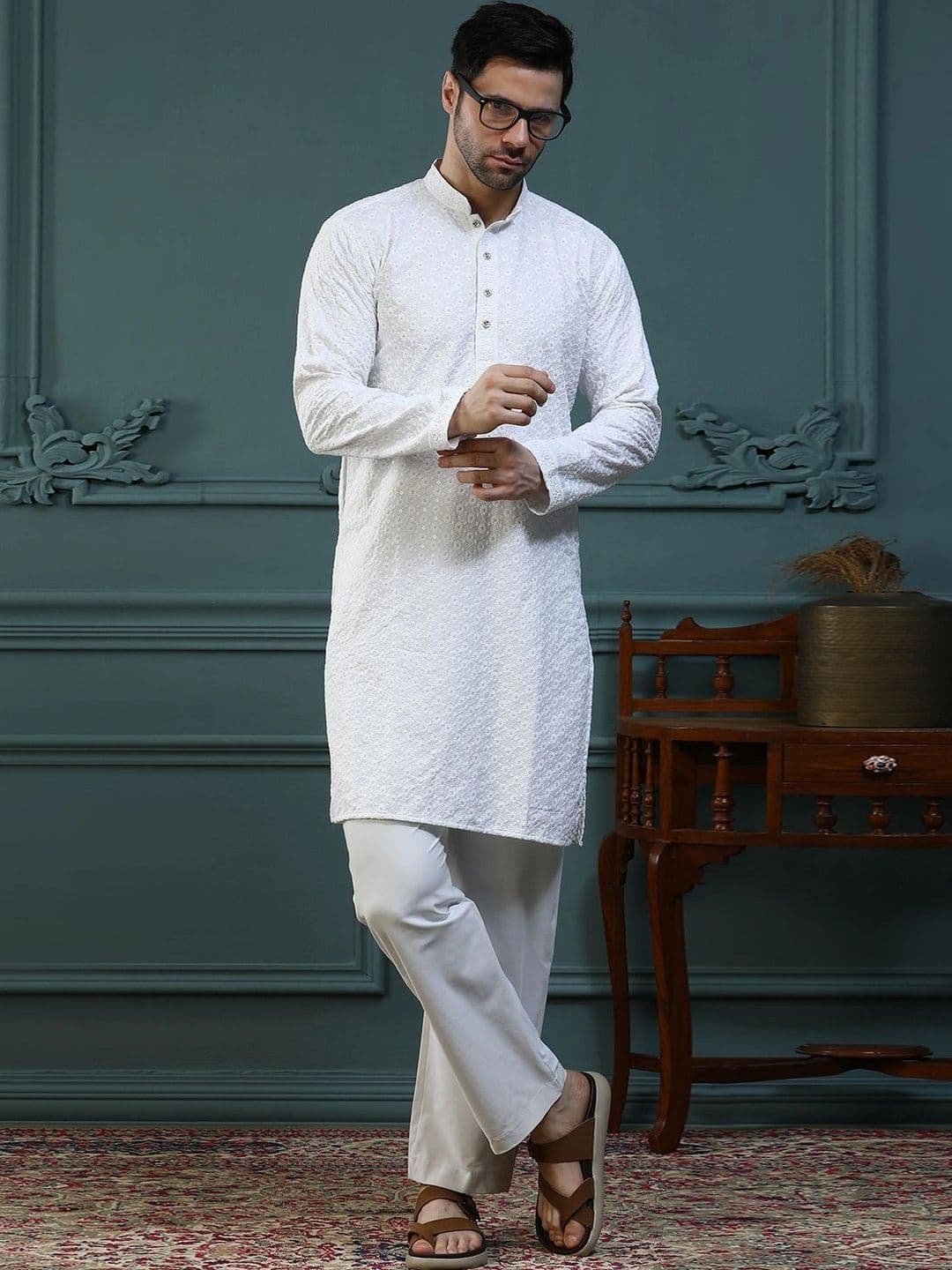 ALMORA Men Embroidered Chikankari Kurta - view 1