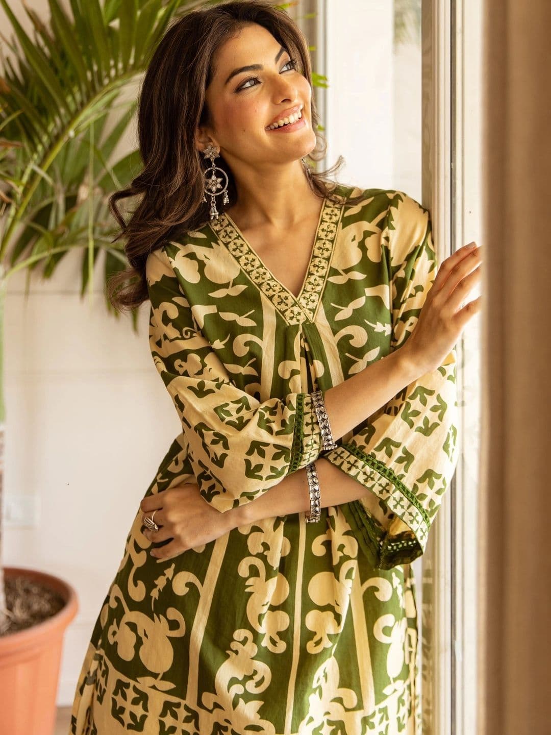 Sangria Women Ethnic Motifs Printed Regular Pure Cotton Kurta with Palazzos - view 1
