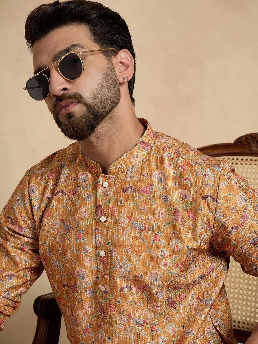 House of Pataudi Floral Embroidered Mandarin Collar Knee Length Straight Kurta - view 1