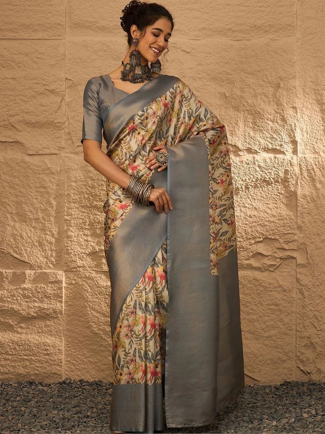 Mitera Floral Zari Silk Blend Designer Banarasi Saree - view 1