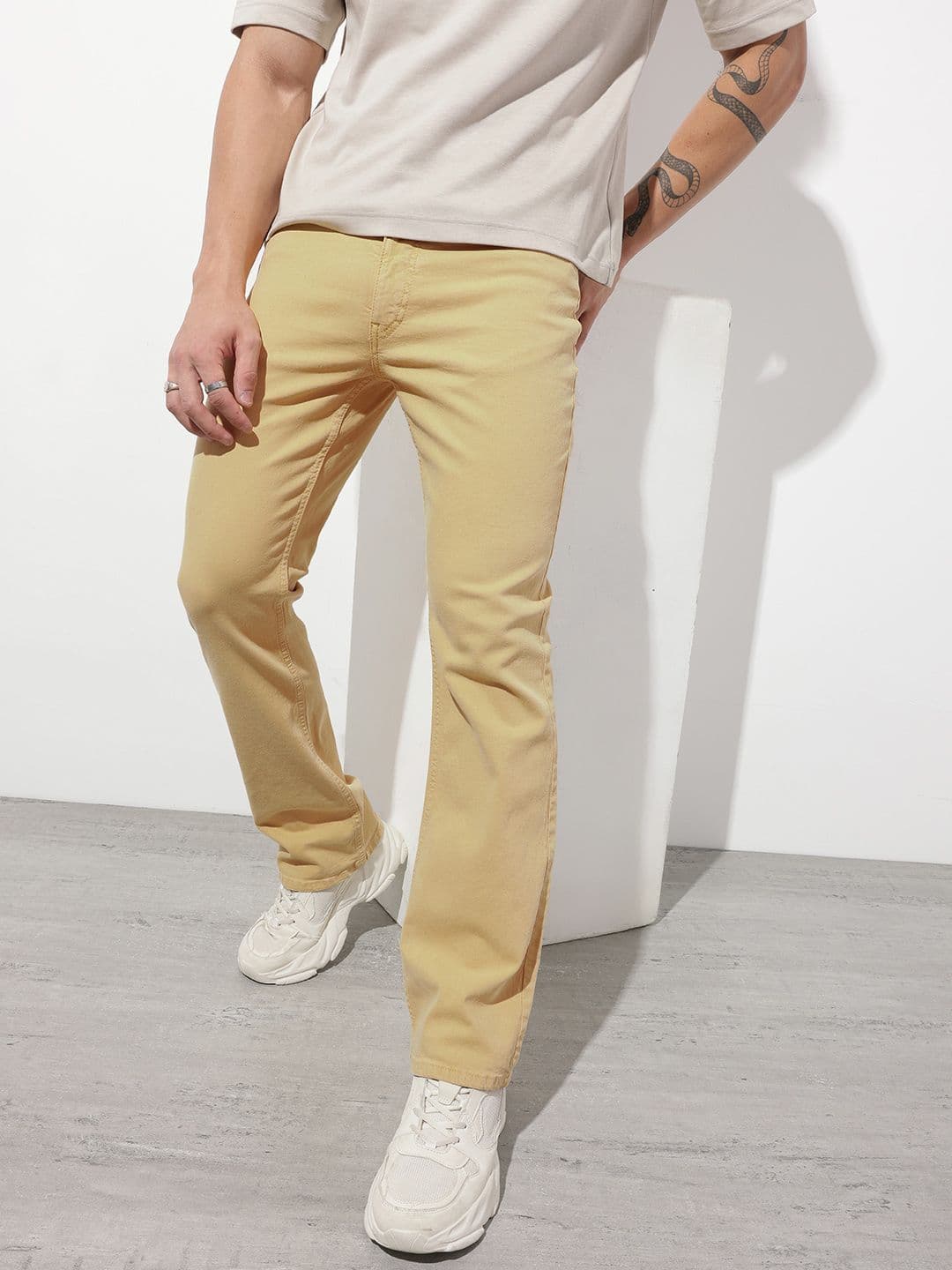 The Roadster Lifestyle Co Men Clean Look Slim Fit Jeans - view 1