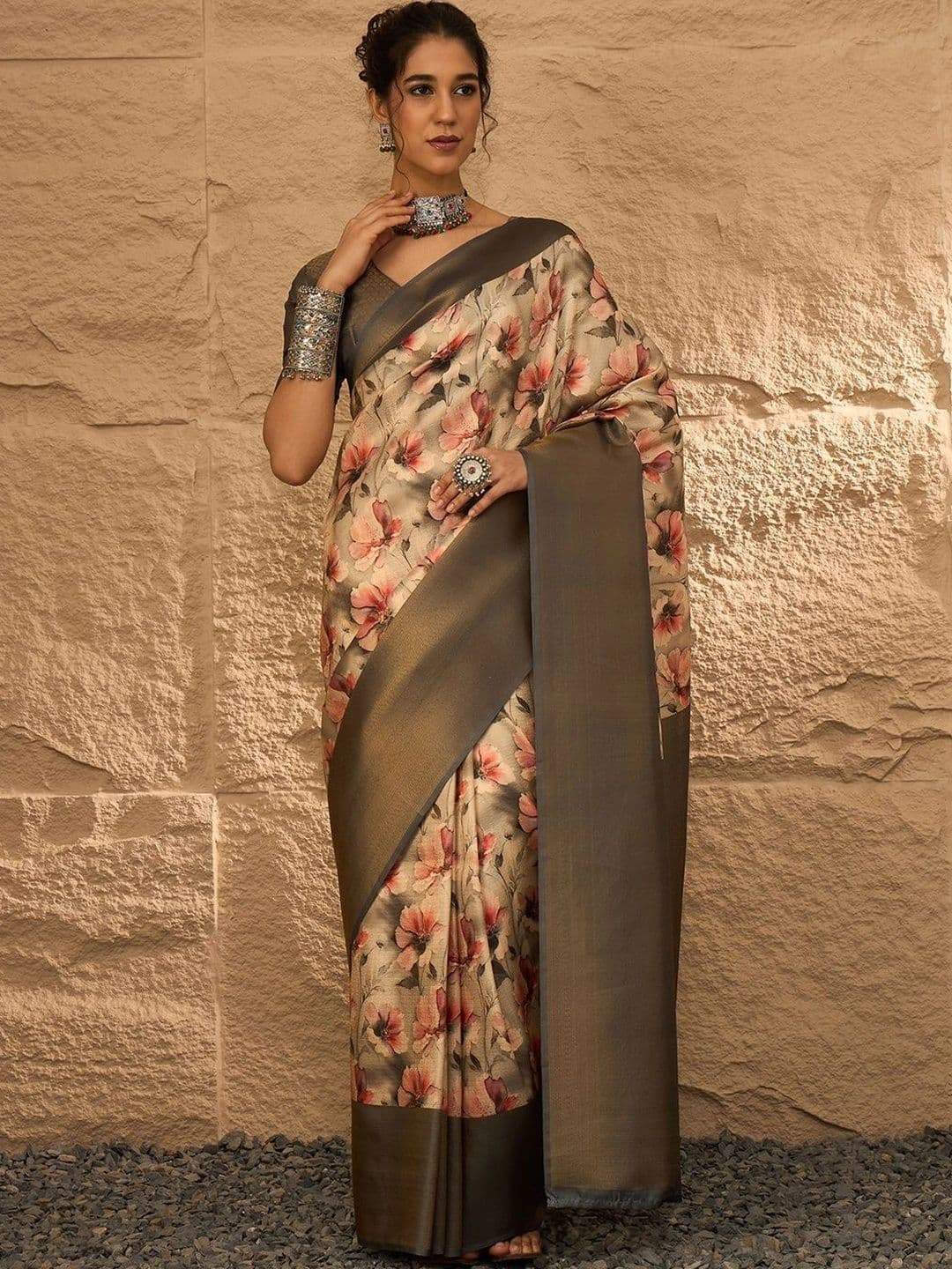 Mitera Floral Zari Silk Blend Designer Banarasi Saree - view 1
