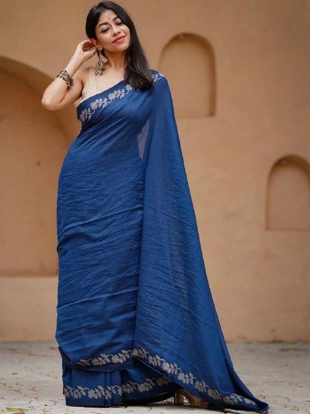 Fevinaa Floral Pure Linen Saree - view 1