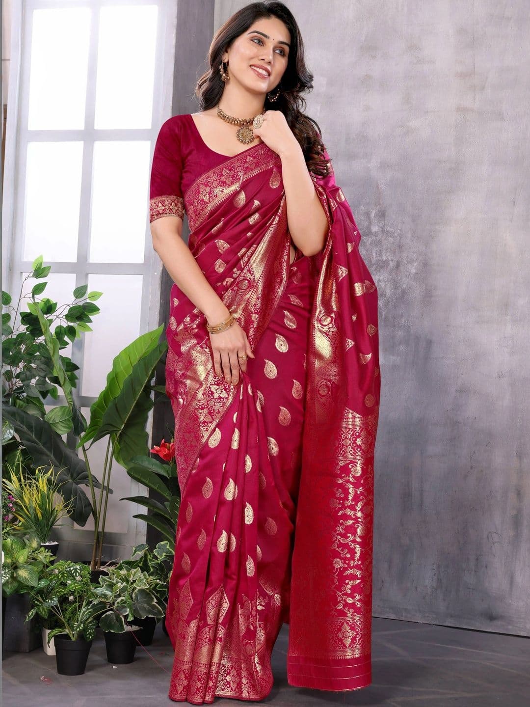 Sangria Paisley Zari Silk Blend Banarasi Saree - view 1