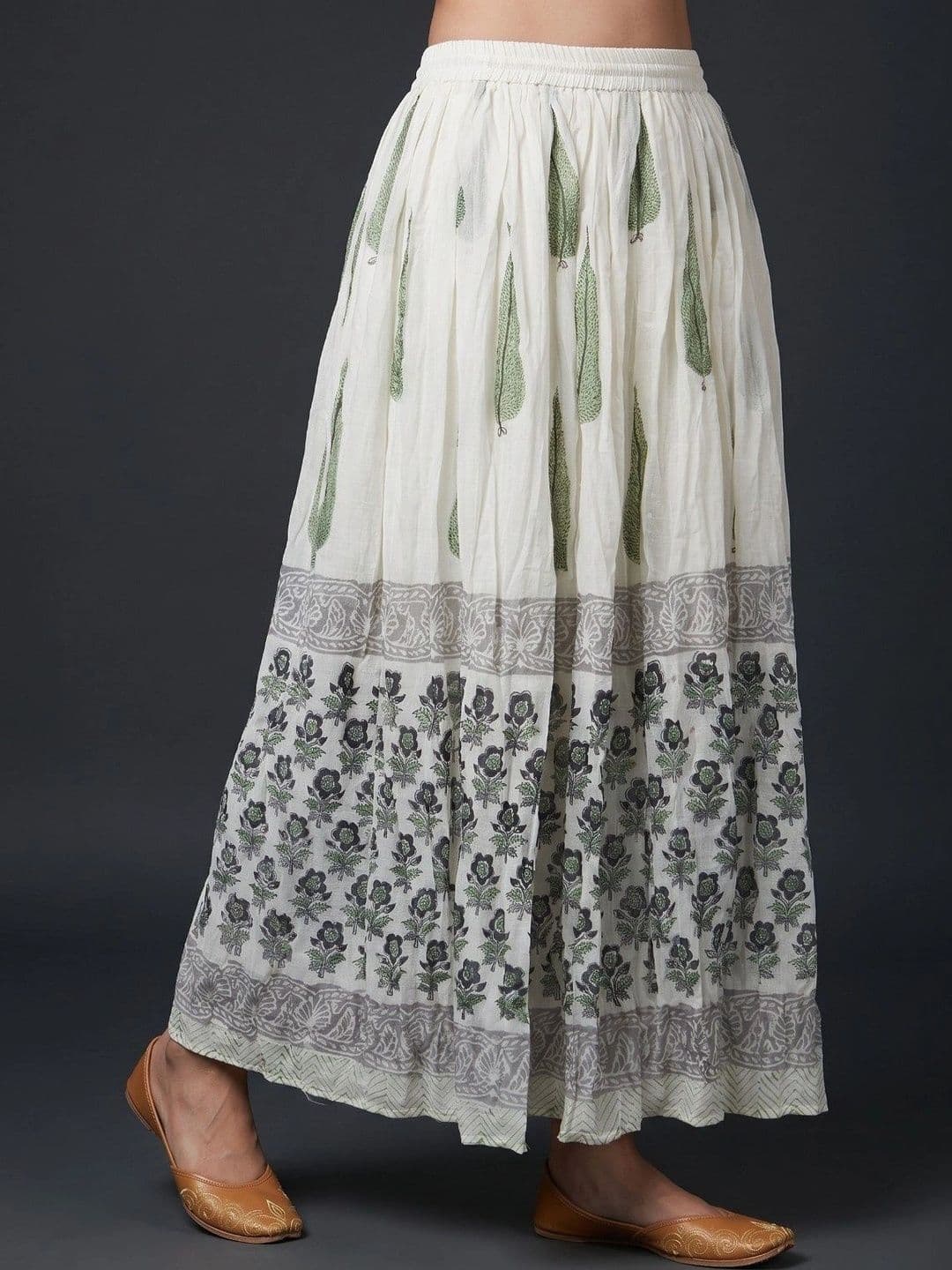 Muzaro ethnics Women Pure Cotton Cotton Cambric Floral Maxi Flared Skirt - view 1