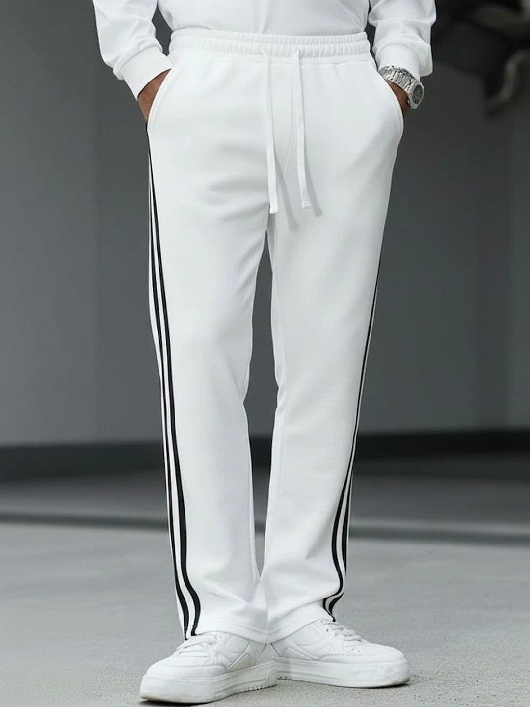 Daphne Maurier Men Regular Fit Colourblocked Training Track Pants - view 1