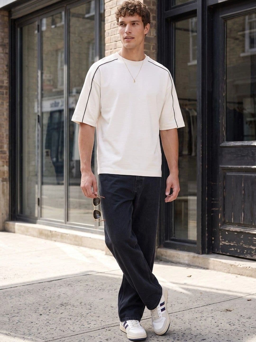 glitchez Men Relaxed Fit Mid-Rise Stretchable Jeans - view 1