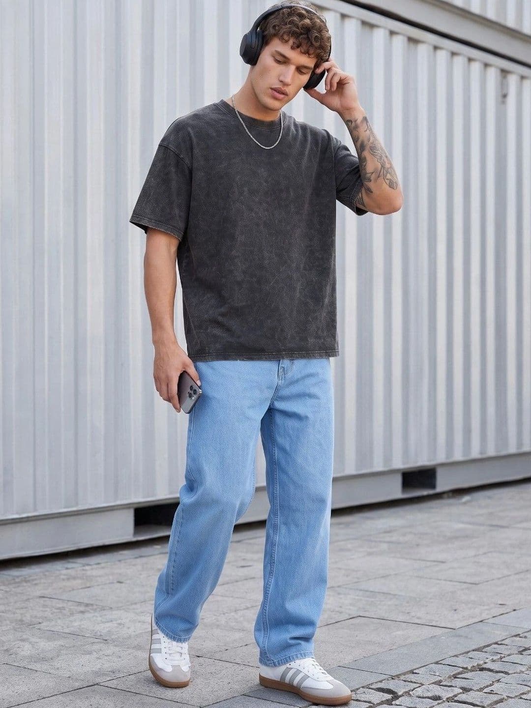 glitchez Men Relaxed Fit Mid-Rise Stretchable Jeans - view 1