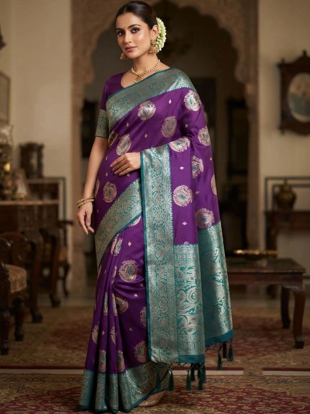 Siddhika Saree's Woven Design Zari Silk Blend Banarasi Saree - view 1