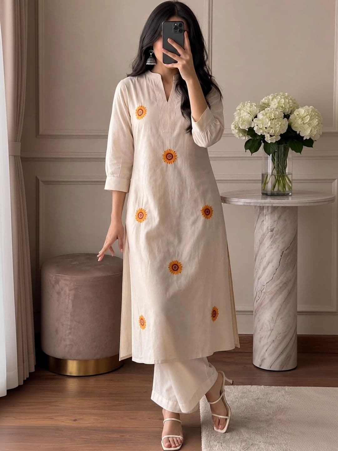 Moda Rapido Women Floral Embroidered Regular Thread Work Kurta with Palazzos - view 1