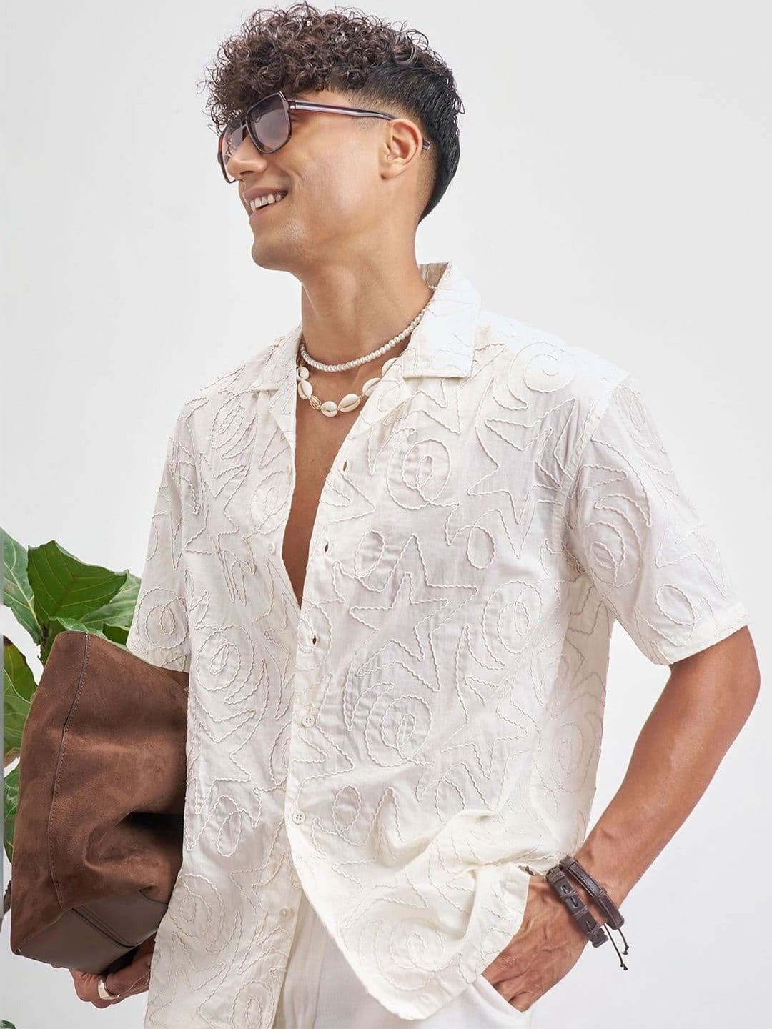 Highlander Men Cream Colourblock Semi Cutaway Collar Self Fold Collar Shirt - view 1