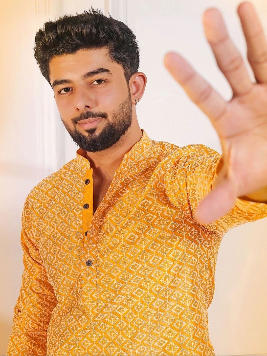 Koshin Men Embroidered Sequinned Jacquard Kurta - view 1