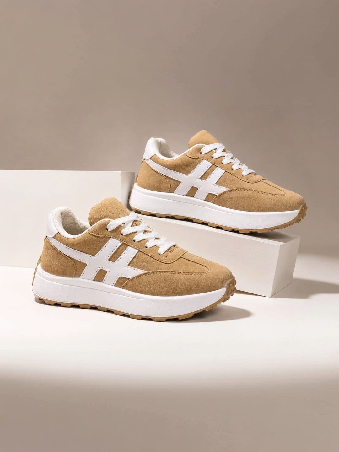 AIRBELL X AIRX Men Colourblocked Sneakers - view 1