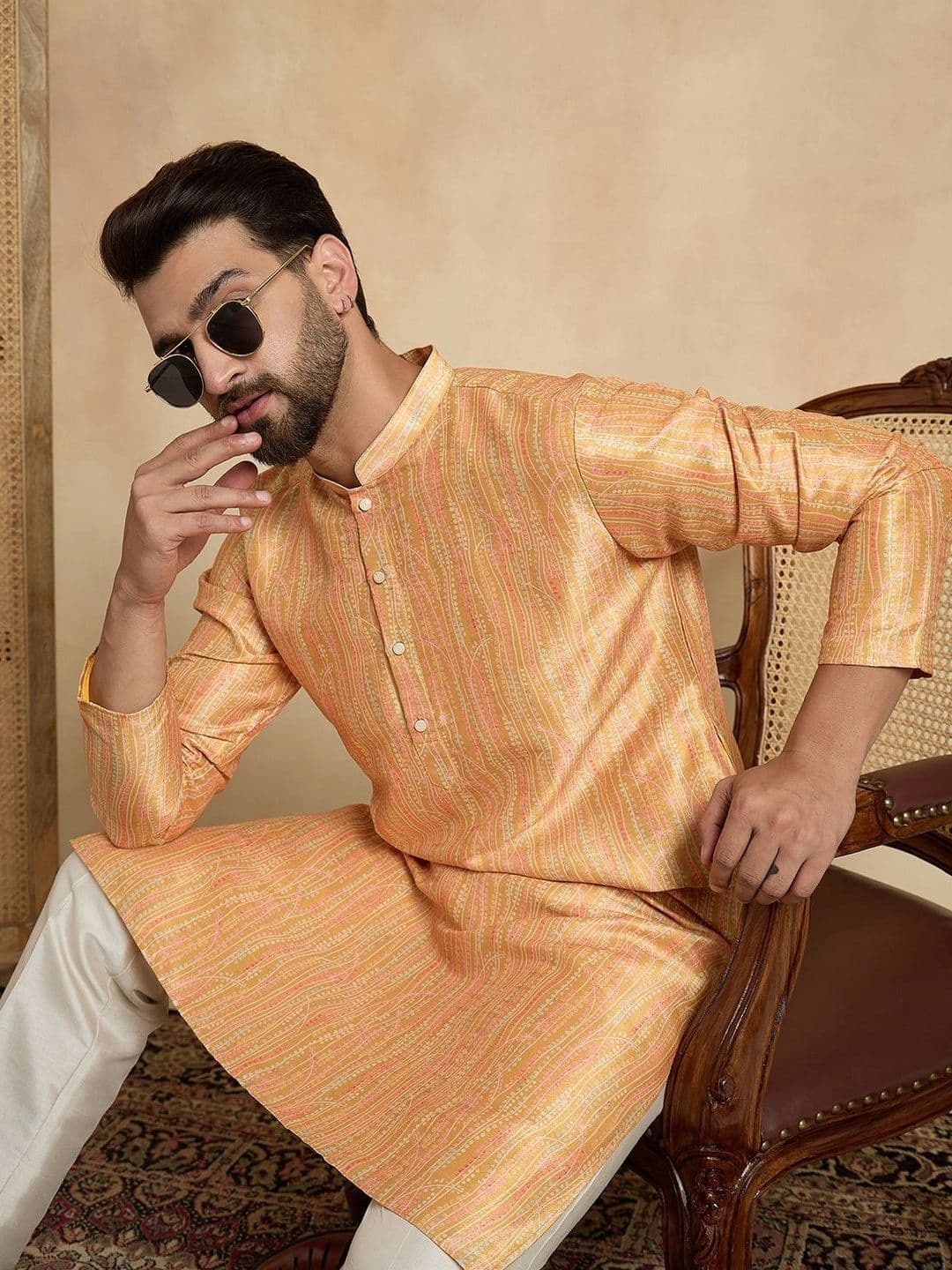 House of Pataudi Floral Printed Mandarin Collar Knee Length Straight Kurta - view 1