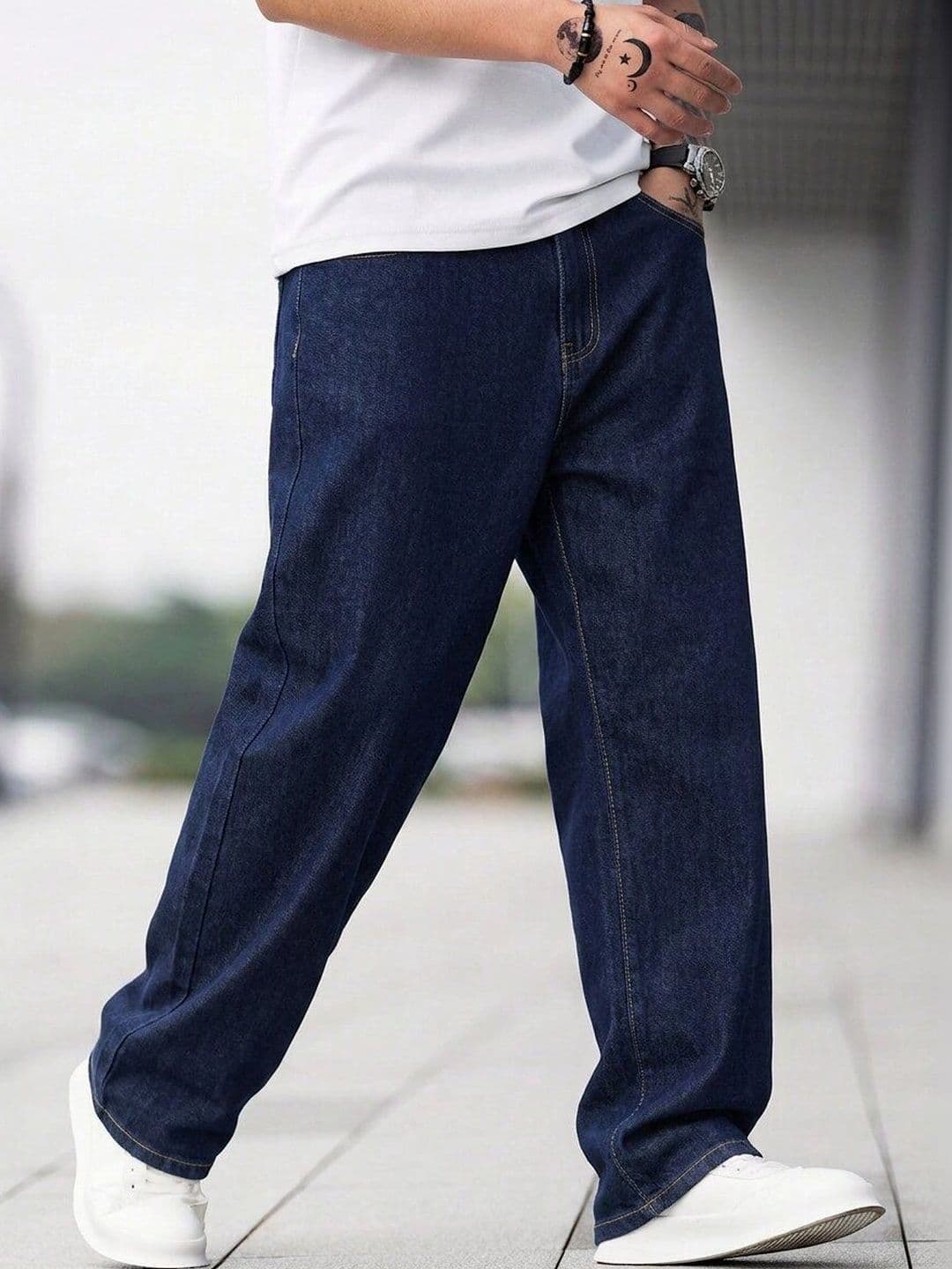 HAPPY KHAJANA Men Loose Relaxed Fit Mid-Rise Light Fade Cotton Jeans - view 1