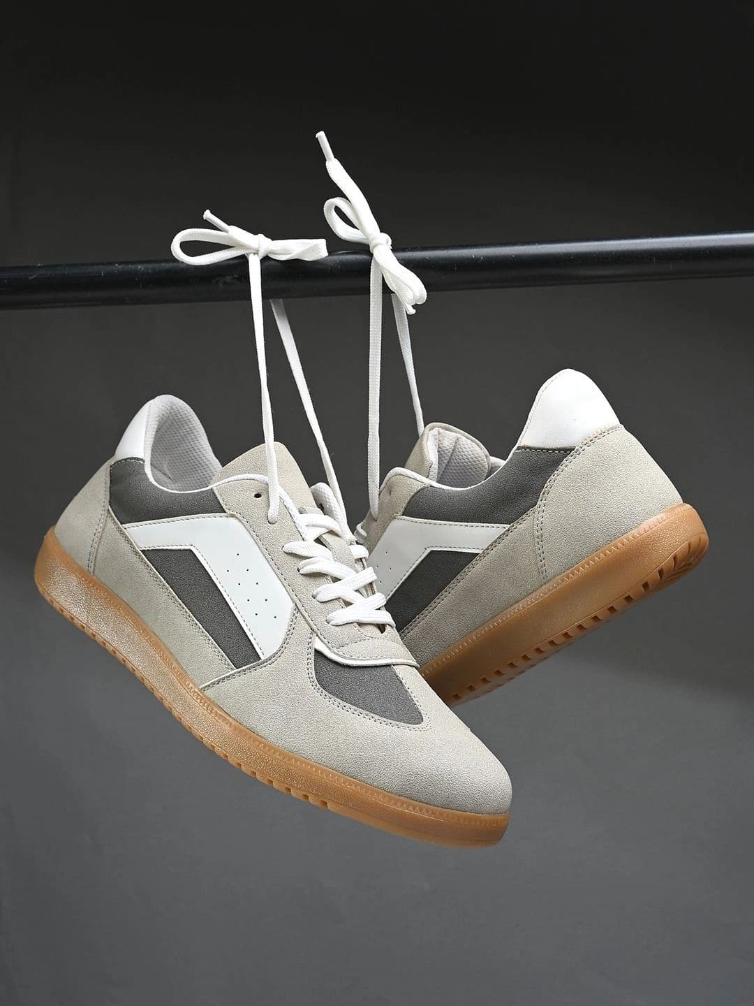 Roadster Men Colourblocked Suede Sneakers - view 1