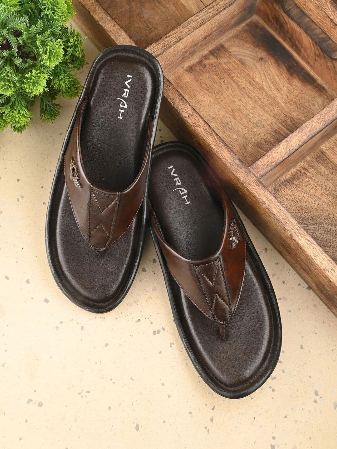IVRAH Men Textured Comfort Sandals - view 1