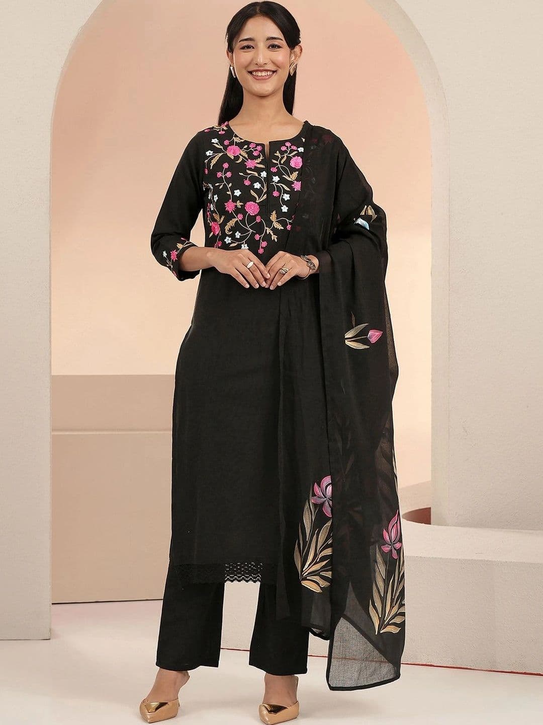 Libas Women Floral Embroidered Regular Thread Work Kurta with Trousers & With Dupatta - view 1